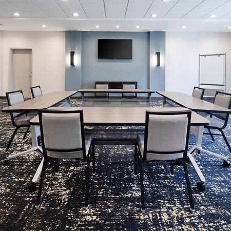 Hyatt Place Bakersfield Bagian luar foto