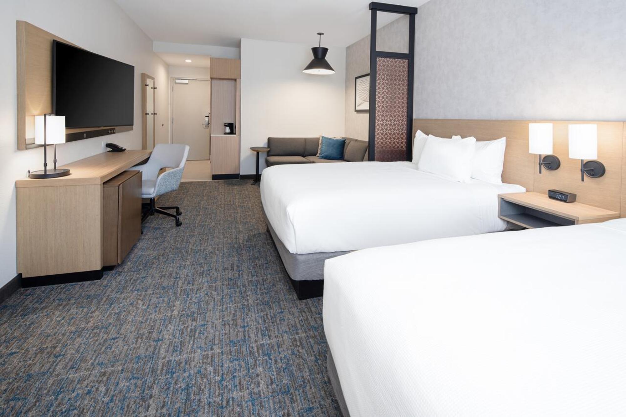 Hyatt Place Bakersfield Bagian luar foto