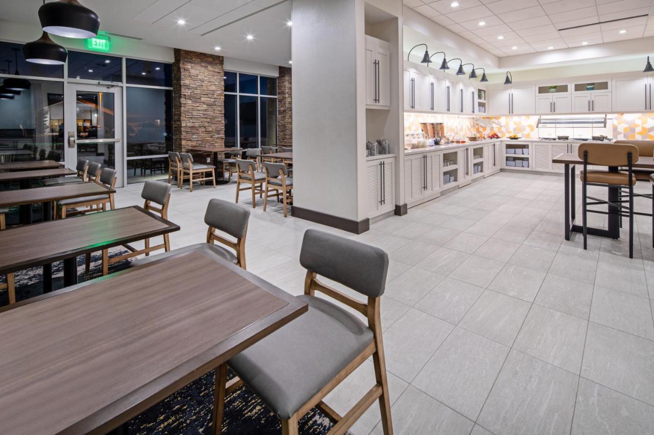 Hyatt Place Bakersfield Bagian luar foto