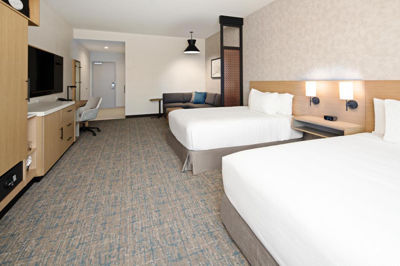 Hyatt Place Bakersfield Bagian luar foto