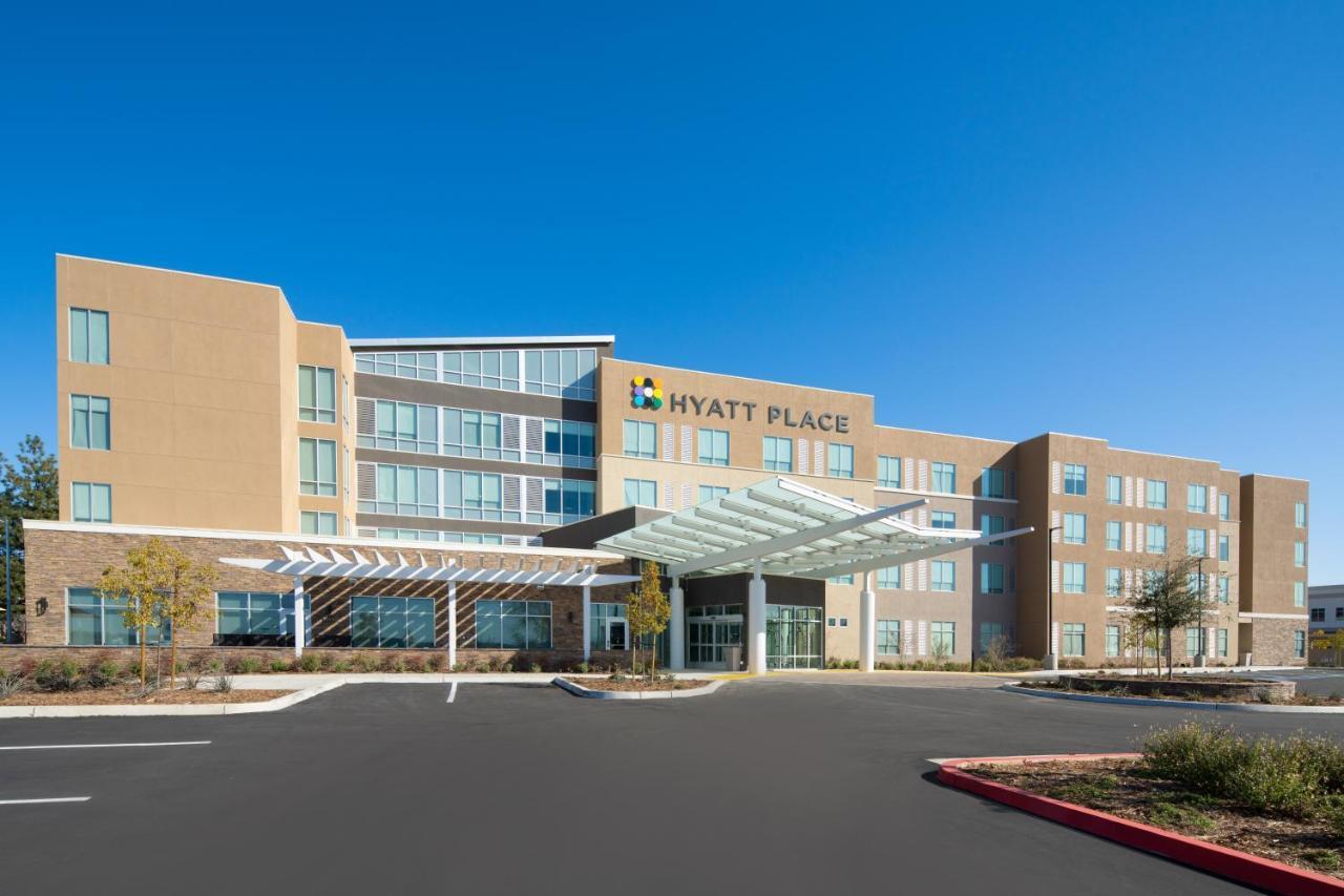 Hyatt Place Bakersfield Bagian luar foto
