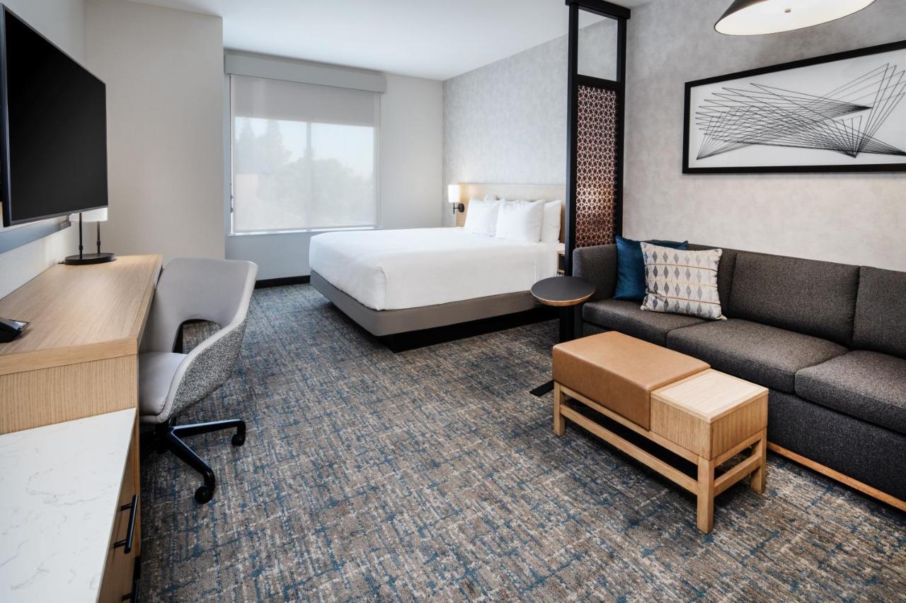 Hyatt Place Bakersfield Bagian luar foto
