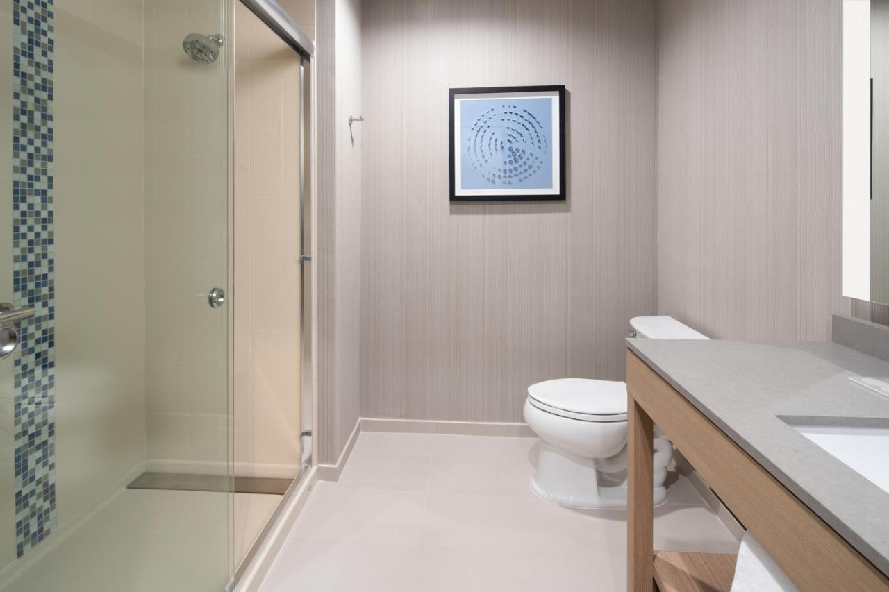 Hyatt Place Bakersfield Bagian luar foto