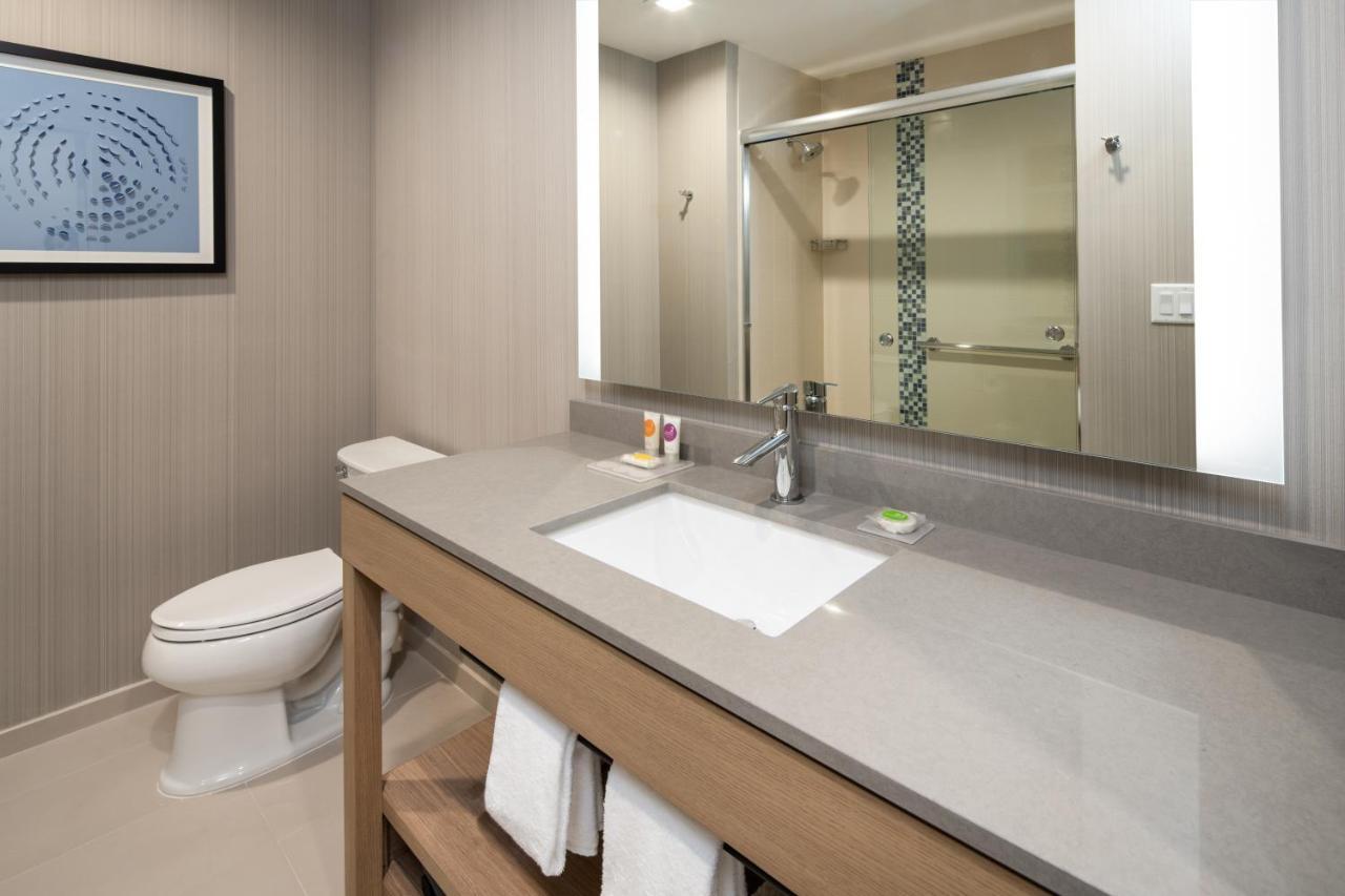 Hyatt Place Bakersfield Bagian luar foto