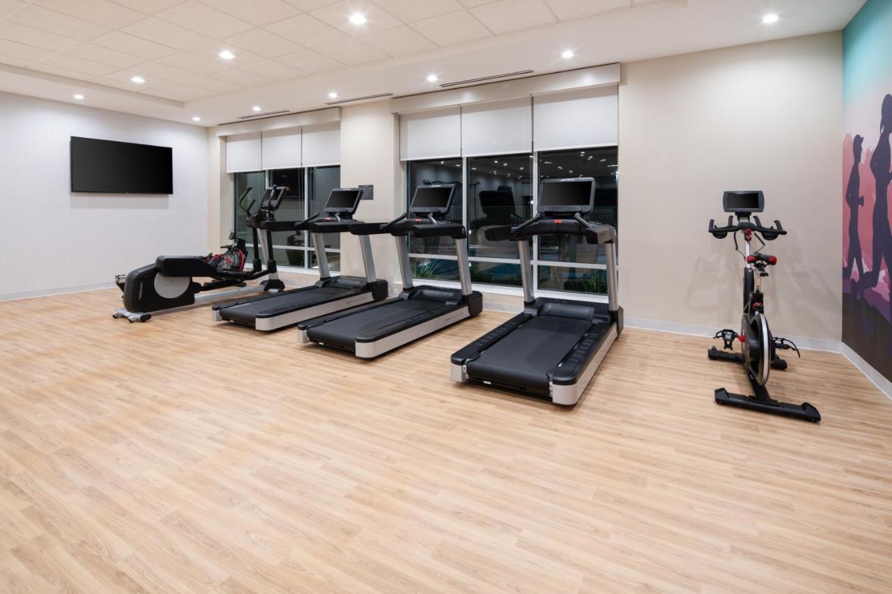 Hyatt Place Bakersfield Bagian luar foto