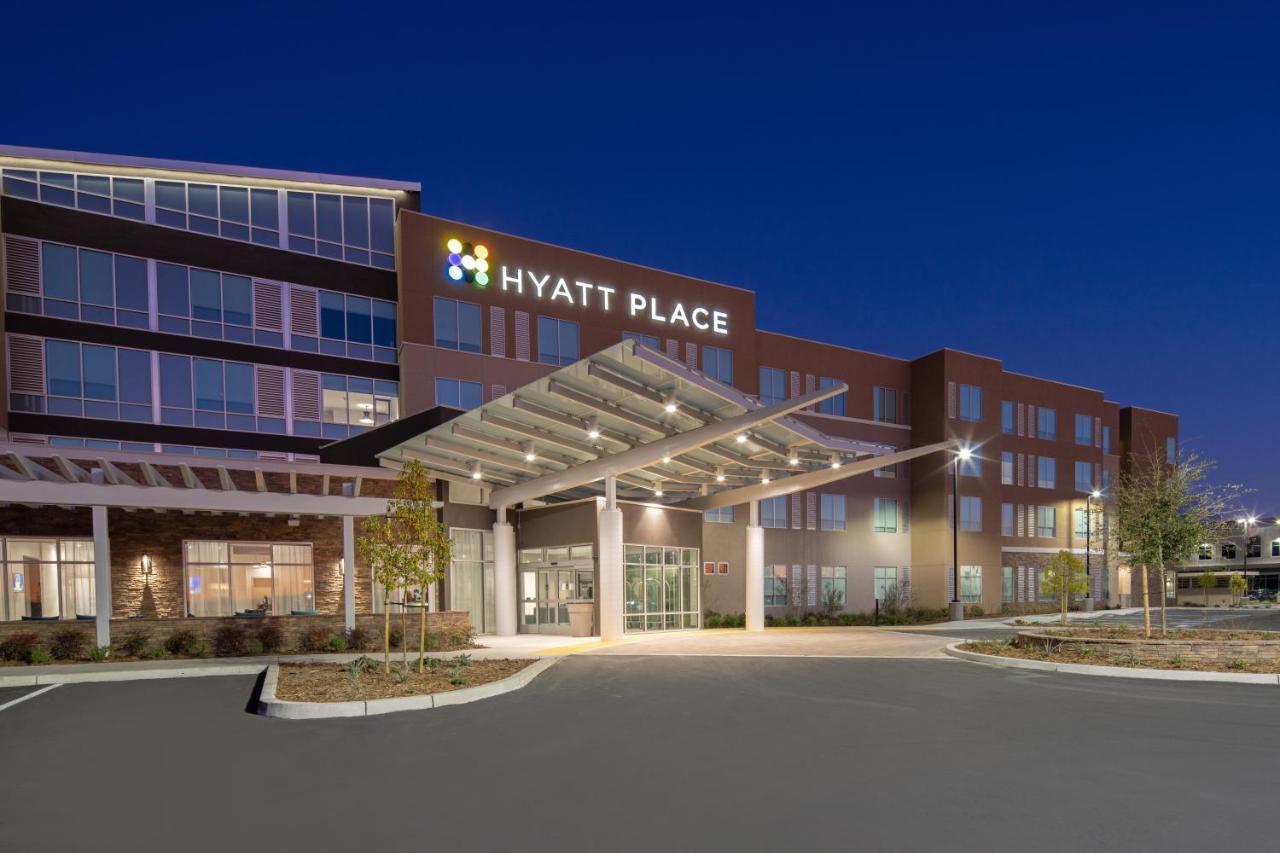 Hyatt Place Bakersfield Bagian luar foto